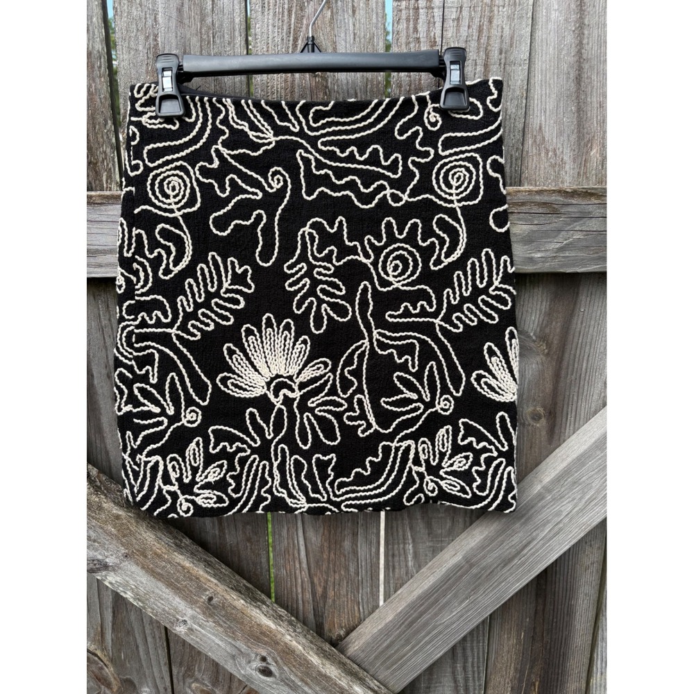 Loft Womens Black White Floral Embroidered Mini Skirt Size 2 Side Zip 754678